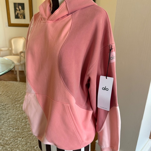 Alo Yoga Make Waves Hoodie Sunset Pink Tonal Size Medium Gym Beach Workout NWT - Picture 3 of 9